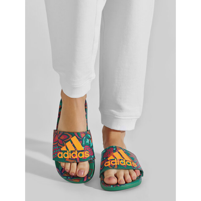 Chancla best sale adilette bold