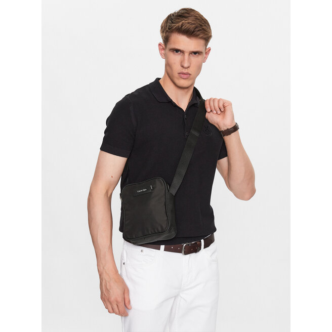 Calvin Klein Válltáska Calvin Klein Ck Elevated Reporter S K50K510037 BAX