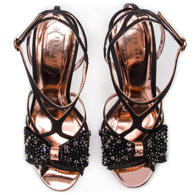 Arayi online ted baker