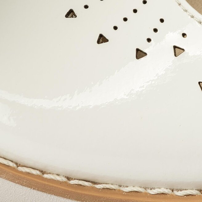 Clarks crown jump white clearance