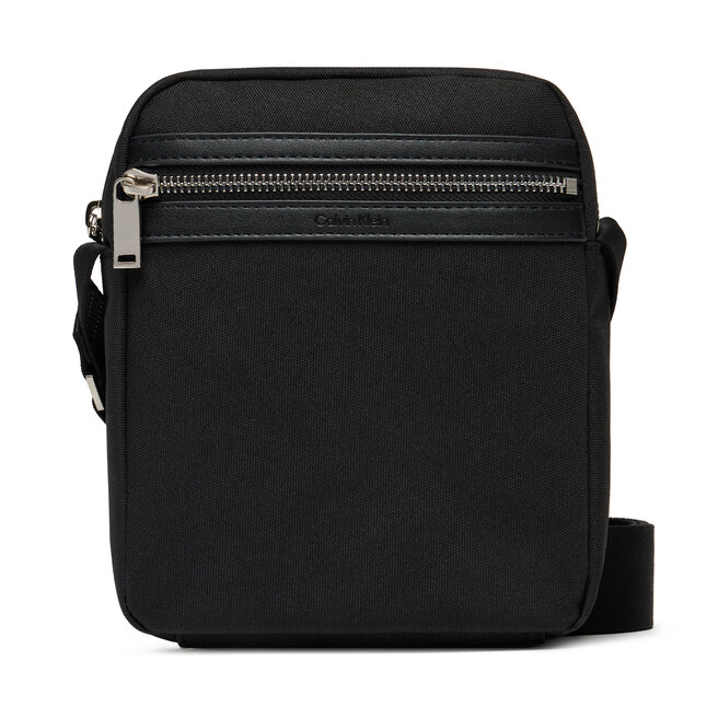 Saszetka Calvin Klein Contrast Reporter - Czarny