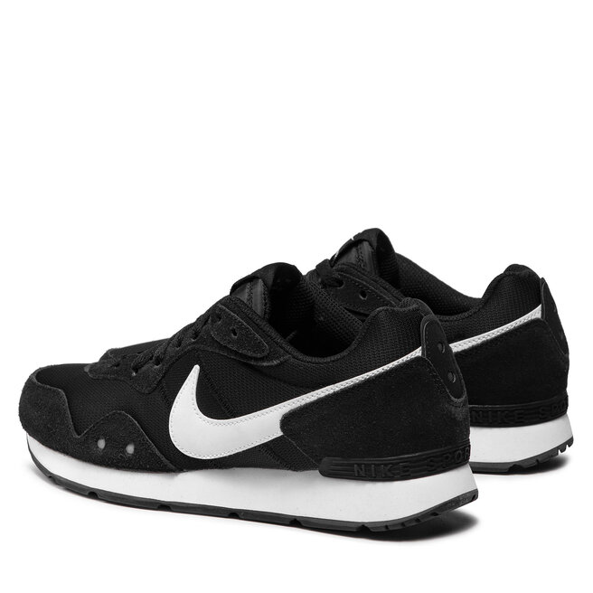 nike sneakers venture runner