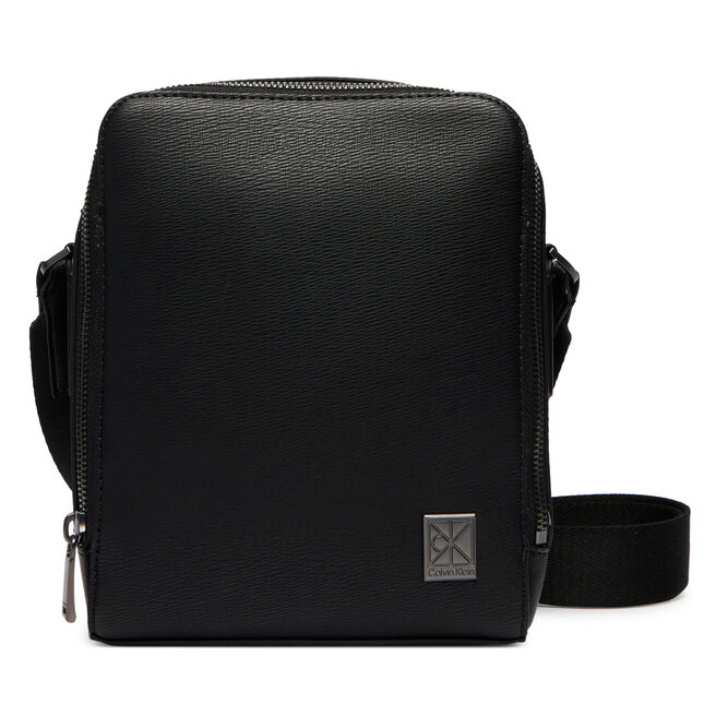 Saszetka Calvin Klein Emblem Hw Reporter LV04D3293G Czarny -