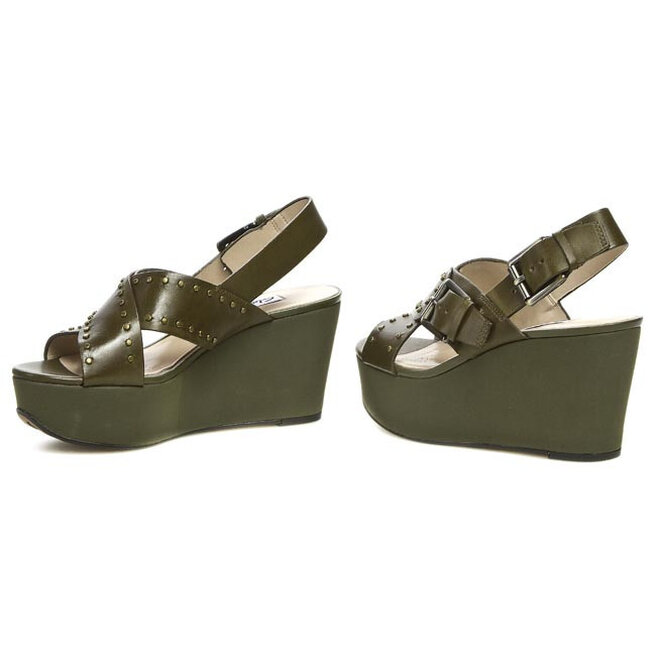 Clarks trophy crown store