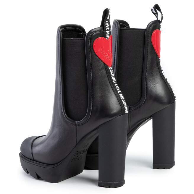 Tronchetti moschino cheap