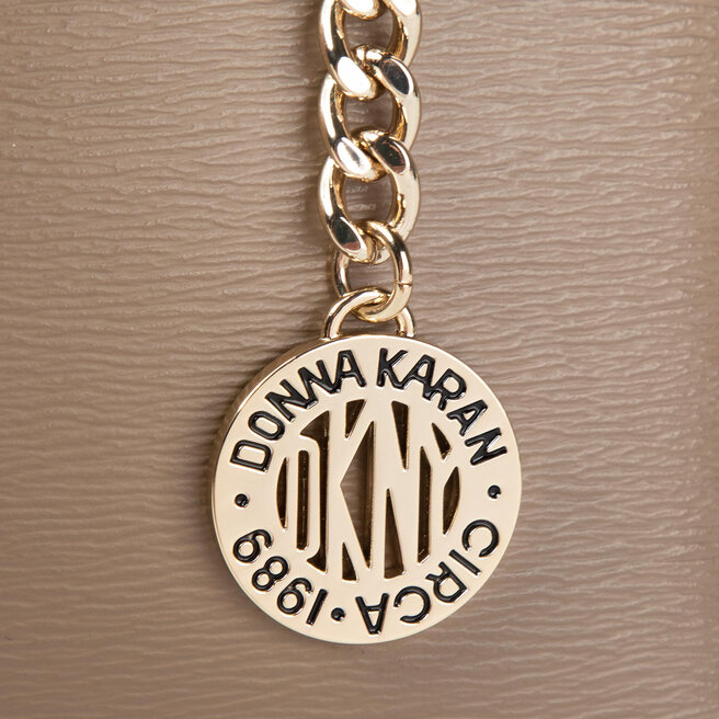 DKNY Táska DKNY Bryant Dome Chain Sa R93D3D74 Dune DUN
