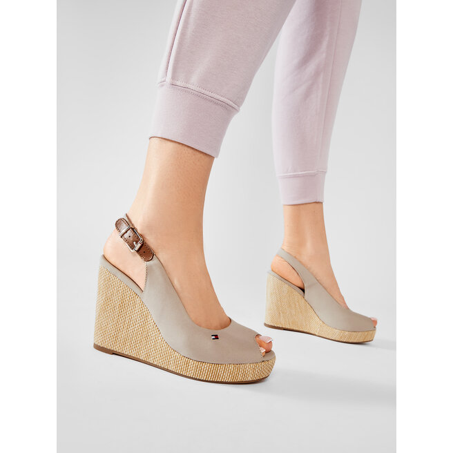 Tommy Hilfiger Espadrile Tommy Hilfiger Iconic Elena Sling Back Wedge FW0FW04789 Stone AEP