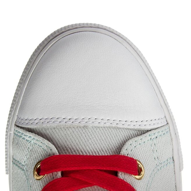 Gigi hadid 2025 tommy hilfiger scarpe