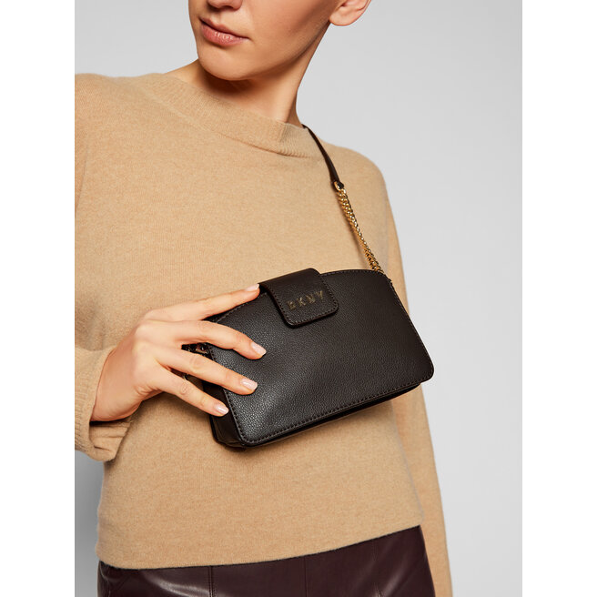 Dkny clara leather chain crossbody outlet bag