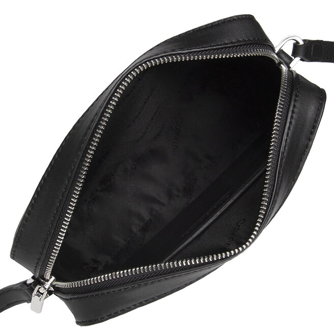 Calvin Klein Handtasche Calvin Klein Ck Must Camera Bag W/Slip Pkt K60K609680 BAX