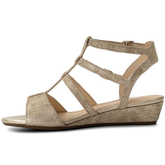 Sandali Clarks Parram Spice 261318754 Gold Suede escarpe
