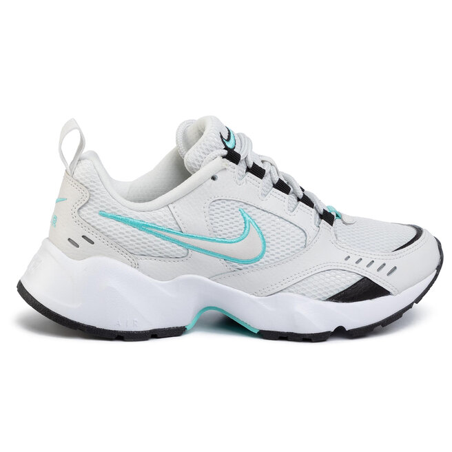 Nike air heights blanche store