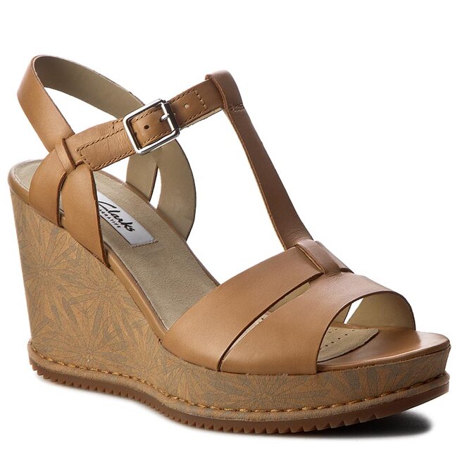 Sanda y Clarks Adesha River 261232264 Tan Leather eobuwie .pl