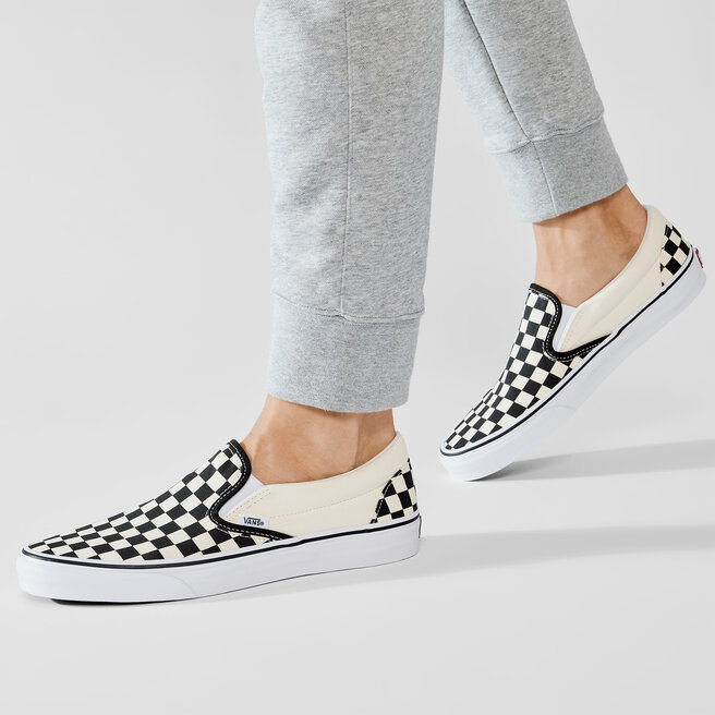 Vans Sneakers aus Stoff Vans Classic Slip-On VN000EYEBWW1 Blk/Whtchckerboard/Wht