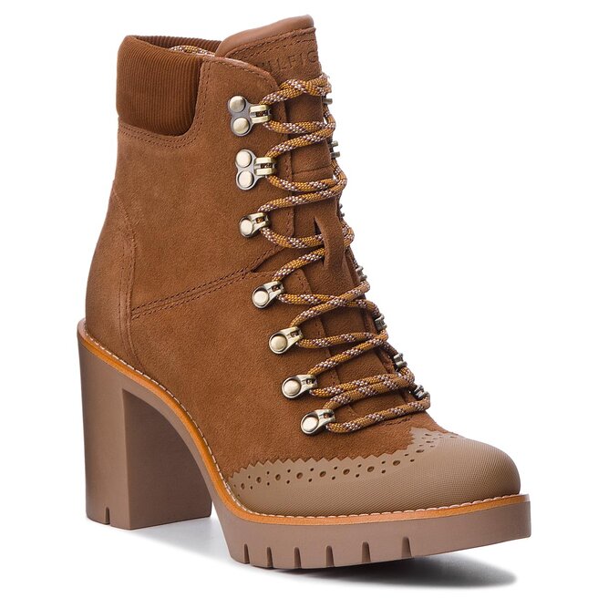 Tommy hilfiger modern hiking deals