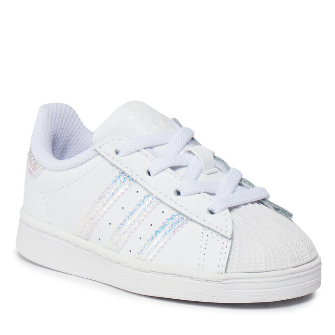 Adidas superstar vestibilità 2025