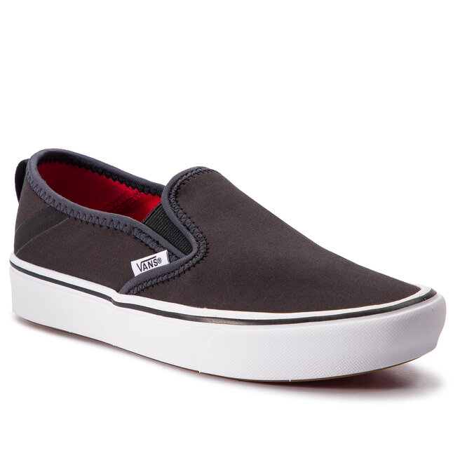 vans comfycush slip on black