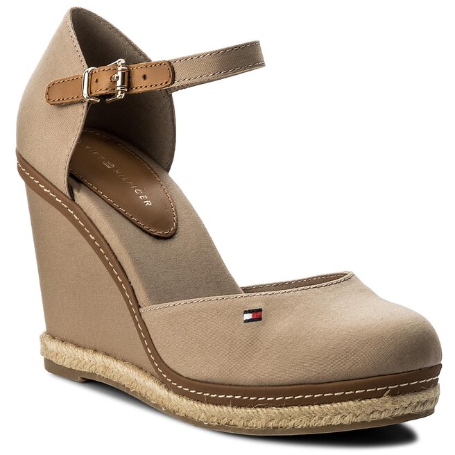 Tommy hilfiger sale cobblestone wedges
