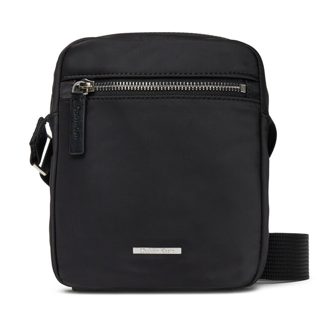 Saszetka Calvin Klein Sleek Nylon Reporter - Czarny