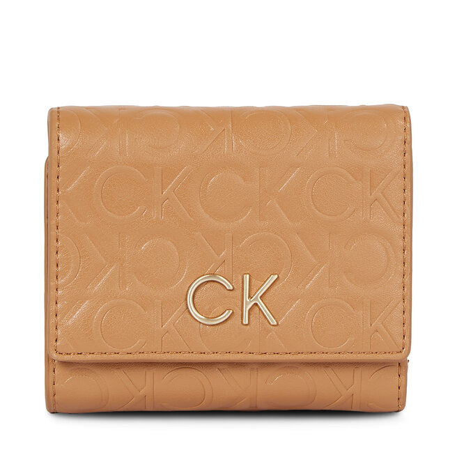 Portfel damski Calvin Klein Re-Lock Trifold Xs Emb - Brązowy