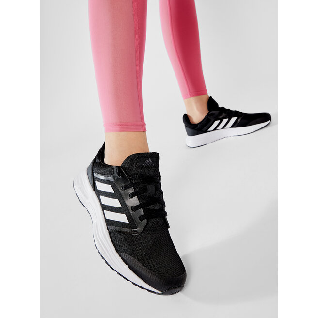 adidas Topánky adidas Galaxy 5 FW6125 Cblack/Cwhite/Cwhite