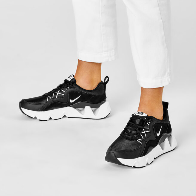 nike ryz 365 black and white