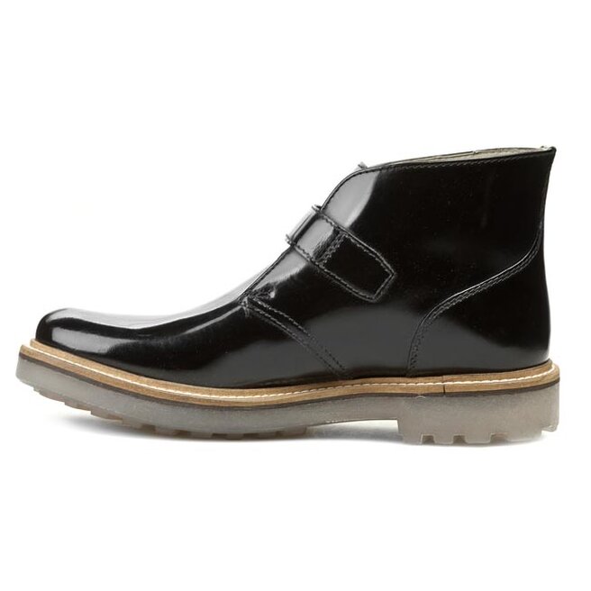 Clarks monmart discount