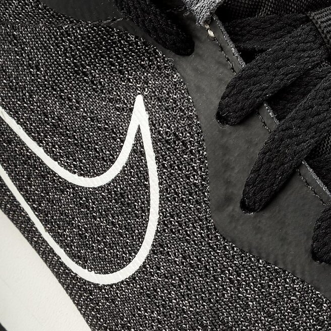 Nike md runner 2 eng deals mesh black