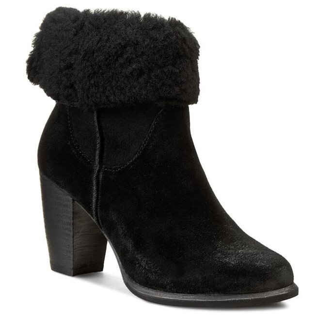 Ugg charlee boots hotsell