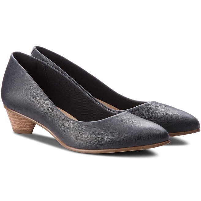 Clarks mena bloom pump hot sale