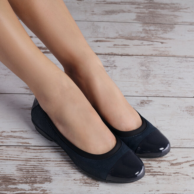 Clarks neenah garden navy hotsell