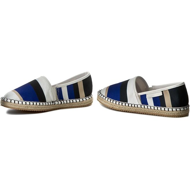 Armani top jeans espadrilles