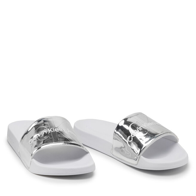 Calvin Klein Jeans Sandaler och Slip-ons Calvin Klein Jeans Slide Silver Monogram YW0YW00638 Silver 00T