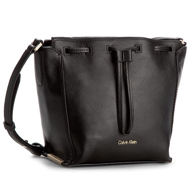 Handv ska Calvin Klein K3yla Bucket Bag K60K602489 1 eskor