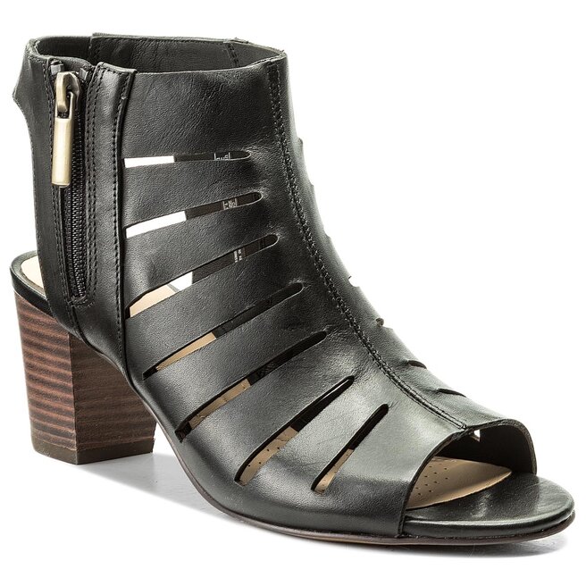 Deloria sales ivy clarks