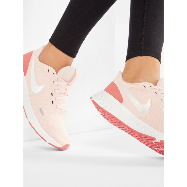 Nike Обувки Nike Revolution 5 BQ3207 602 Washed Coral/Summit White