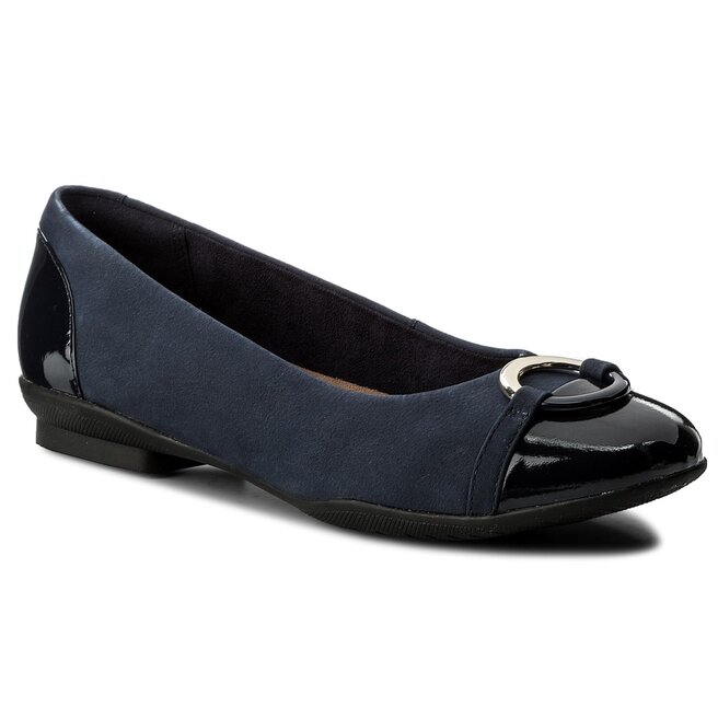 Clarks store neenah vine