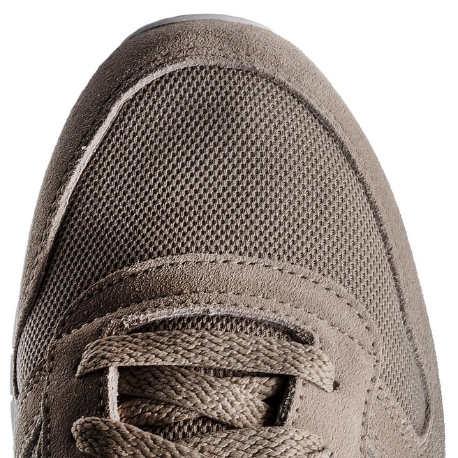 Reebok cn5016 top