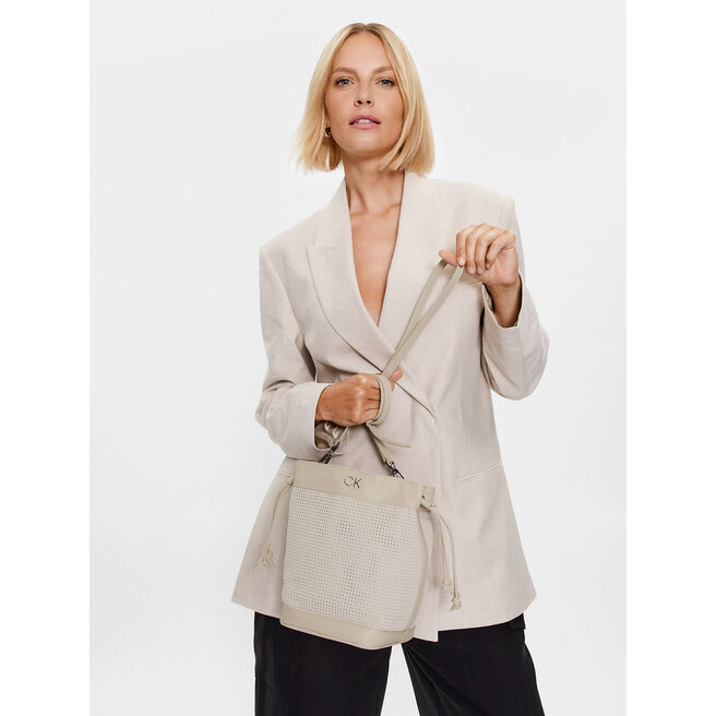 Calvin Klein Handtasche Calvin Klein Re-Lock Drawstring Bag Sm Perf K60K610636 PEA