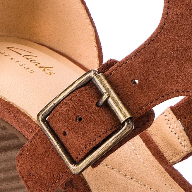 Deloria kay clarks store