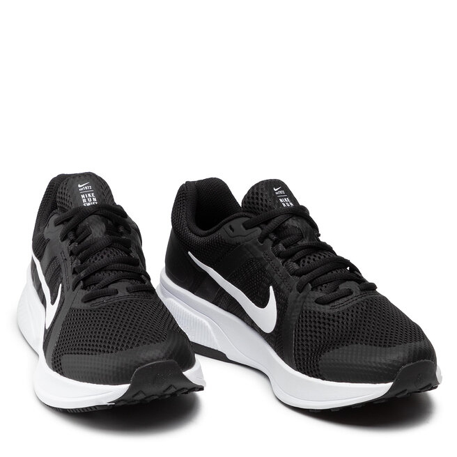 nike swift run black and white