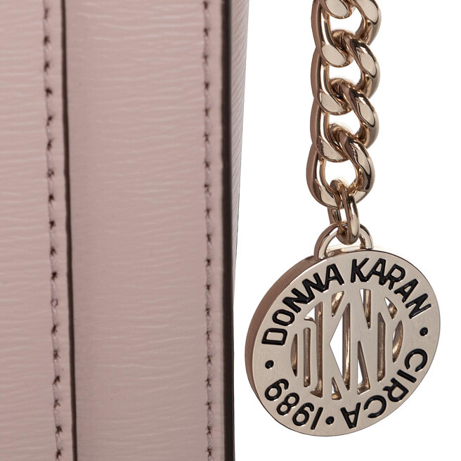 DKNY Táska DKNY Bryant Med Box Cbody R74E3005 Cashmere CAH