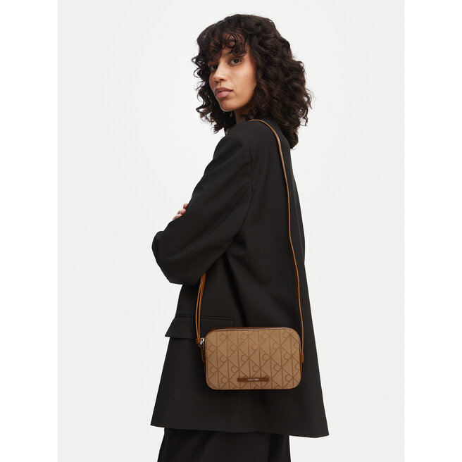 Torebka Calvin Klein Emblem Aop Jacquard Camera Bag LV04F3533G Brązowy -