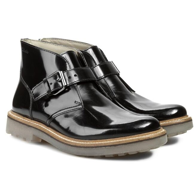 Clarks monmart outlet