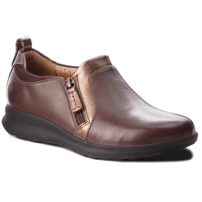 Clarks hot sale unadorn zip