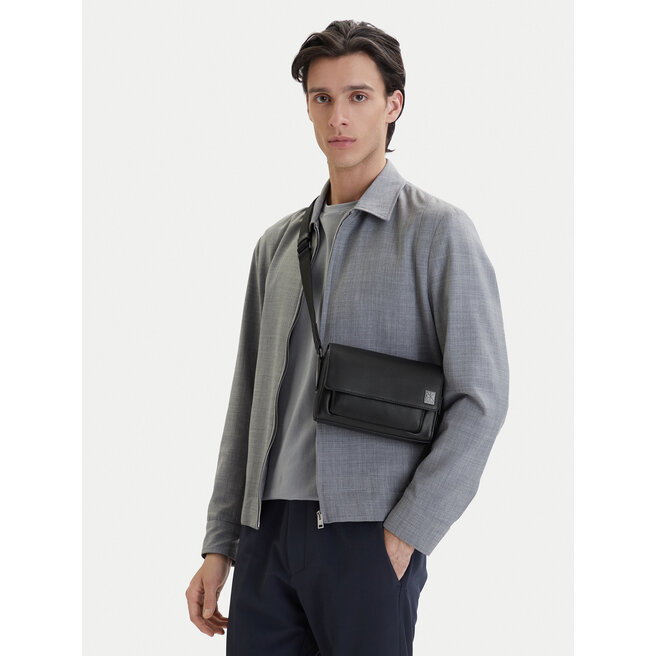 Torebka Calvin Klein Emblem Hw Small Slap Messenger LV04D3367G Czarny -