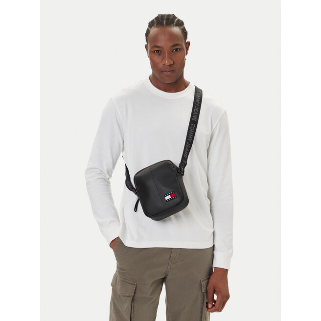 Saszetka Tommy Jeans Tjm Ess Daily Pu Reporter AM0AM13712 Czarny -