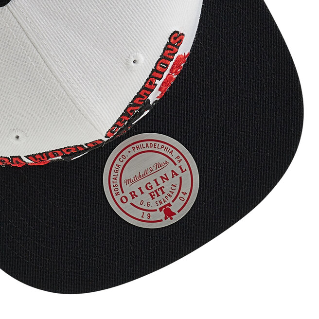 Mitchell & Ness Șapcă Mitchell & Ness HHSS3133 White/Black