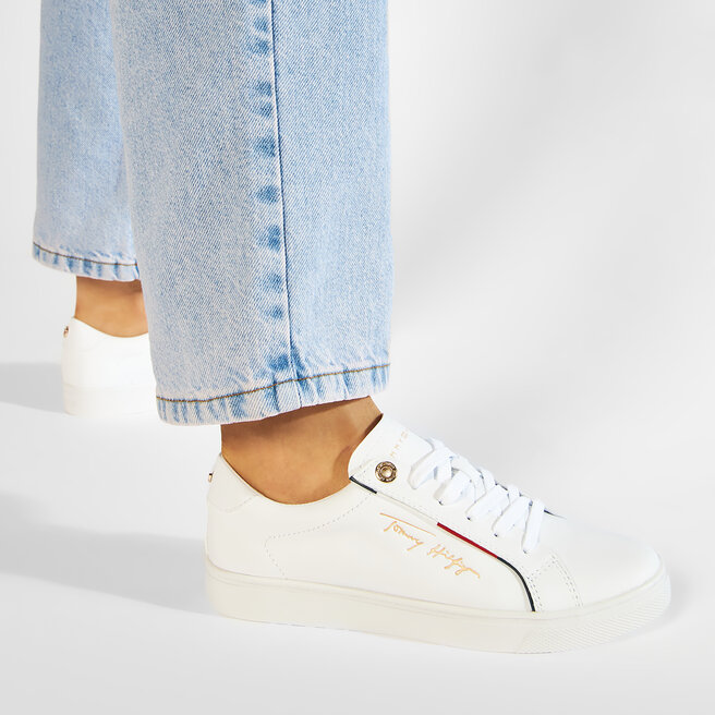 tommy hilfiger women's signature sneaker