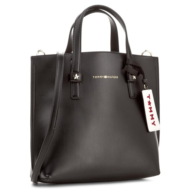 Effortless tote hotsell tommy hilfiger